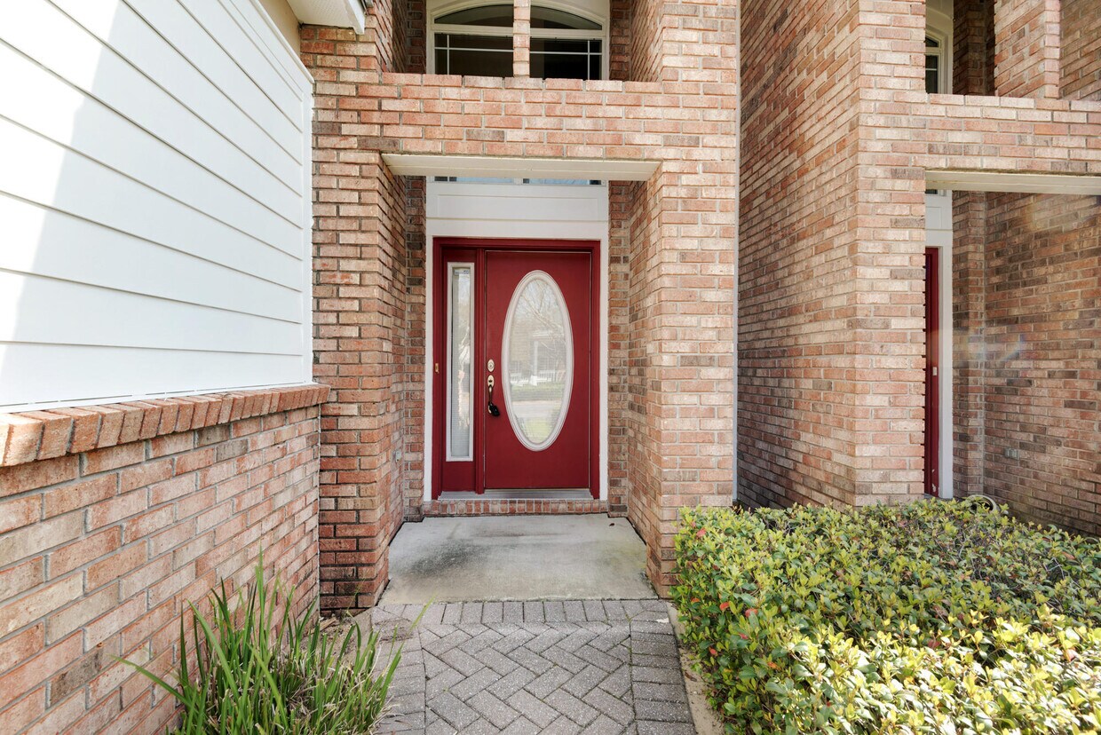 Foto principal - 115 Beal Pkwy NW