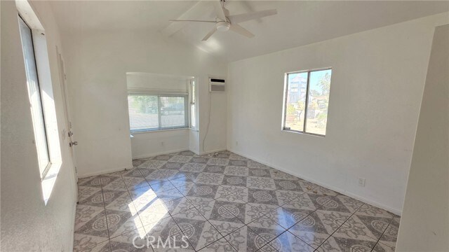 Foto del edificio - 210 S Main St