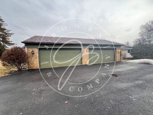 Foto del edificio - 4042 Newcastle Dr