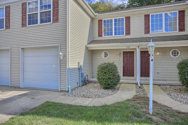 Building Photo - 306 Windwood Ct