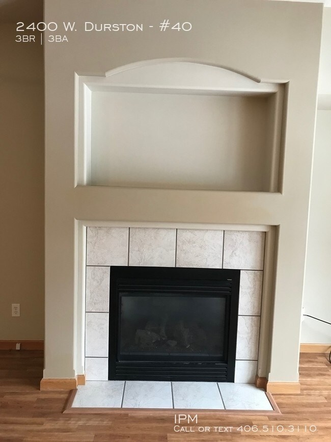 Building Photo - Centrally located 3 bed Condo with garage