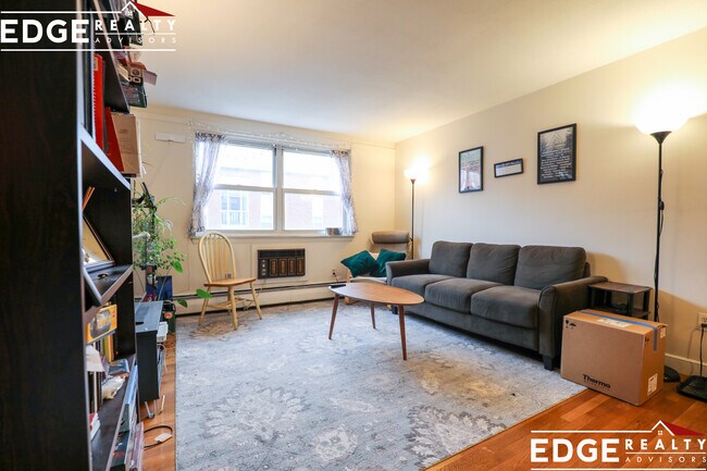 Foto del edificio - 11 Commonwealth Ct