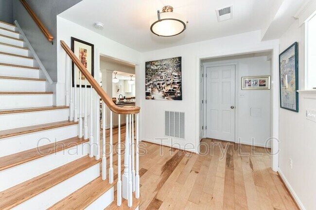 Foto del edificio - 6222 Hardy Drive