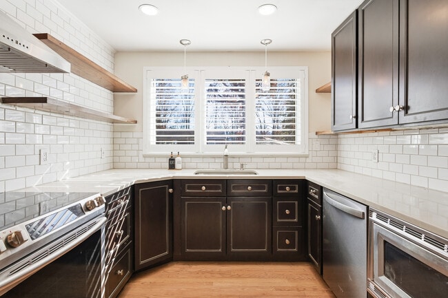 Foto del edificio - 23 Salem Rd