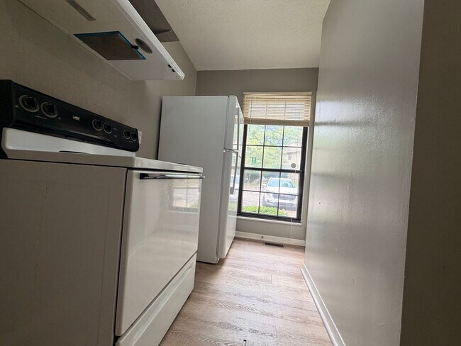 Foto del edificio - Great 3 bed 2.5 Bath on South Side of Bloomington!