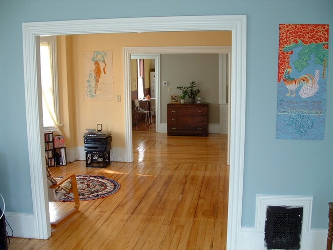 Building Photo - 138 Chapin Ave