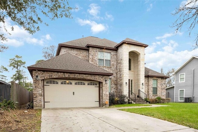 Building Photo - 4310 Fernwood Dr