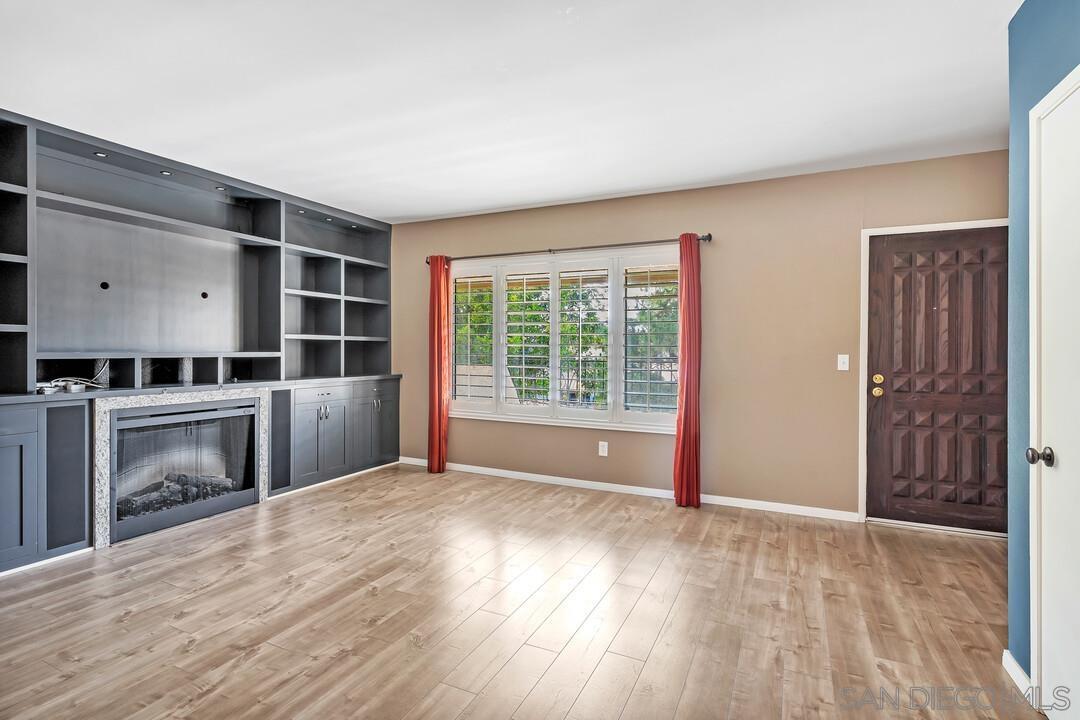 Foto principal - 4275 Asher St