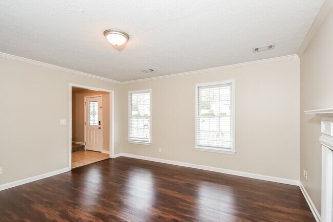 Foto del edificio - 1150 Burning Bush Dr