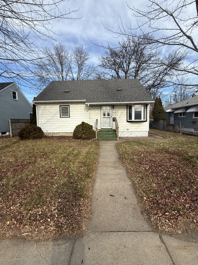 Foto principal - 2021 Veterans Dr