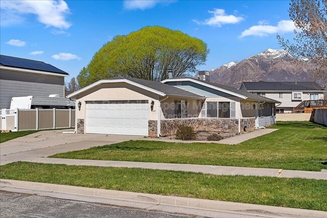 Building Photo - 928 E 1275 N