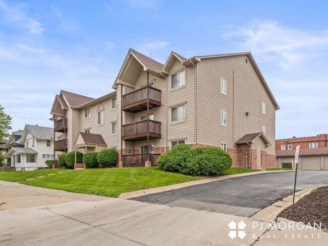 Foto del edificio - 2 Bedroom, 2 Bathroom Condo