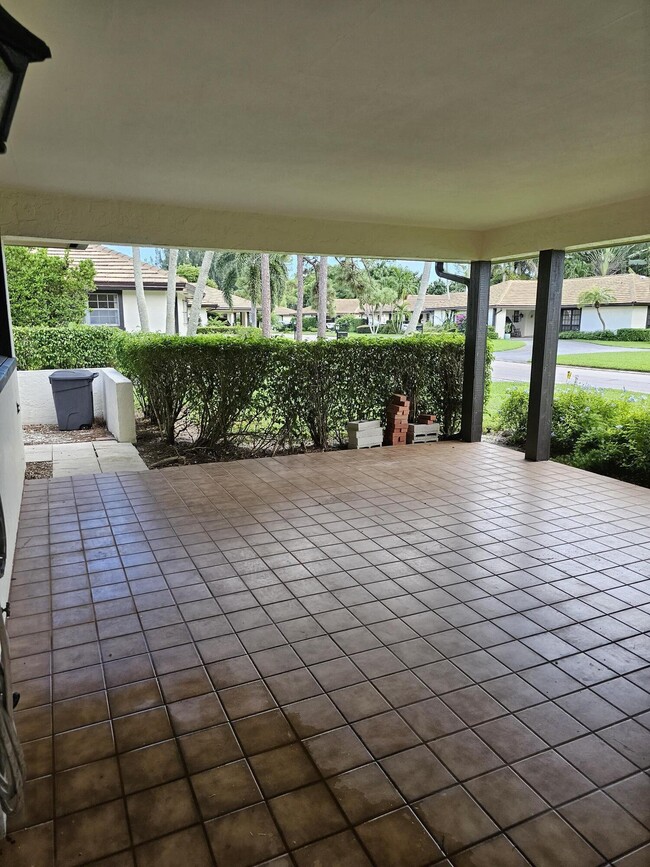 Foto del edificio - 435 Pine Villa Dr