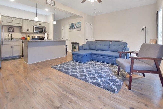 Foto del edificio - Pet Friendly Two Bedroom!
