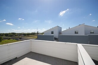 Building Photo - 1909 Maury St