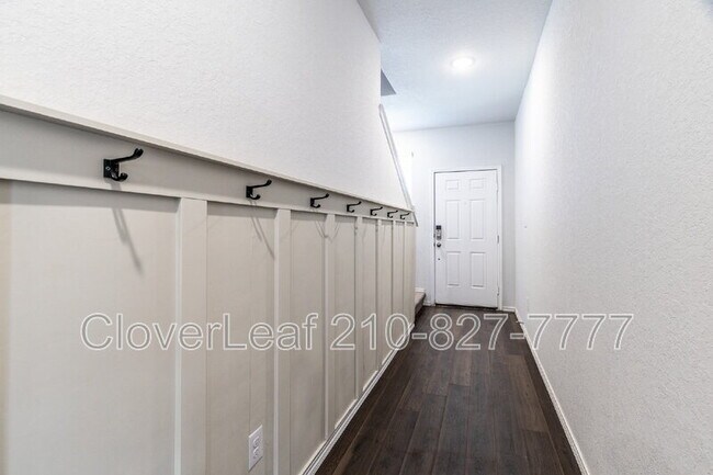 Foto del edificio - 13151 Bay Pt Wy