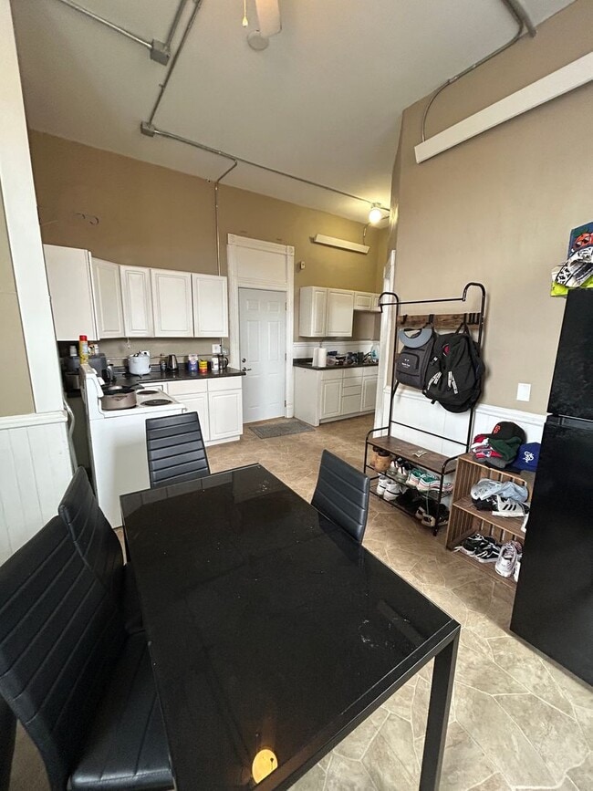 Photo - G&amp;C Investments, LLC (G&amp;C) Apartment