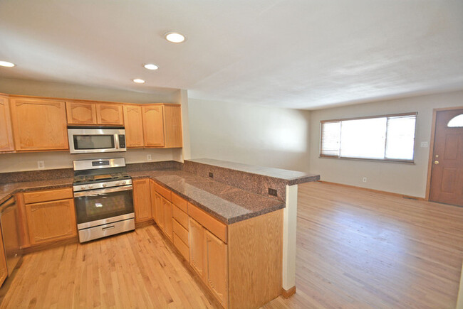 Foto del edificio - Arvada West Remodeled Ranch 4 bd, 3 bath