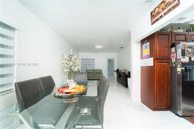 Foto del edificio - 172 W 17th St