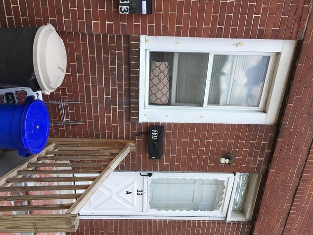 front door downstair unit - 33 S Sussex St