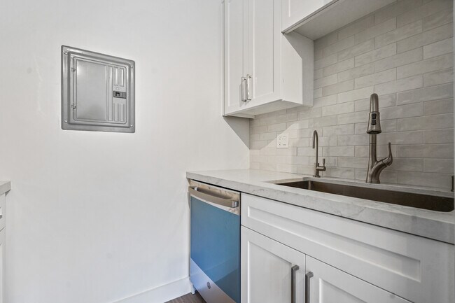 Foto del edificio - 920 Marine St