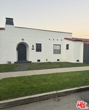 Building Photo - 2715 W 43rd St