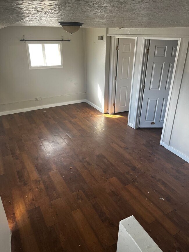 Building Photo - Apartment in Orem