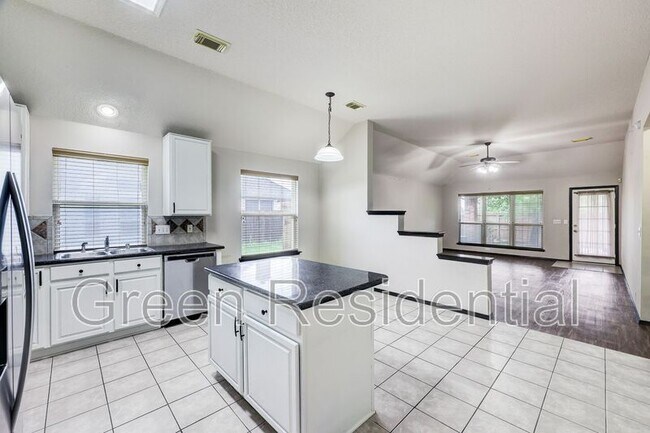 Foto del edificio - 11743 Berkway Trail