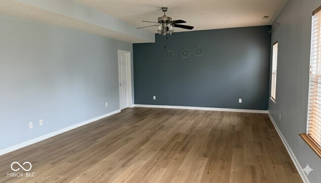 Foto del edificio - 645 Fireside Dr