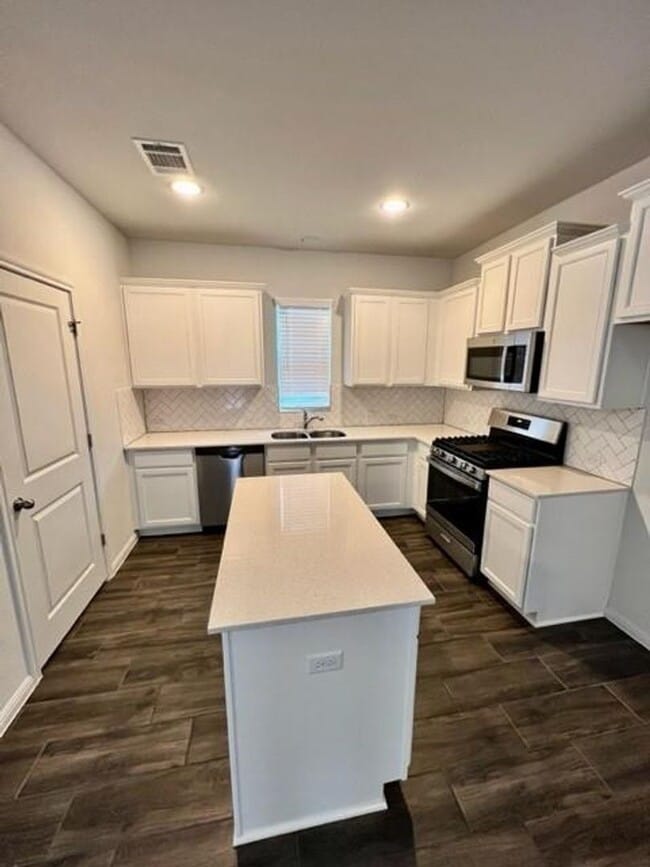 Foto del edificio - Beautiful Free standing Single Story Sorrento Condominium Home 3-2 with 2 car Garage / Pflugerville