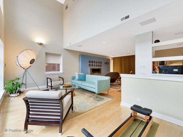 Foto del edificio - 1428 N Mohawk St