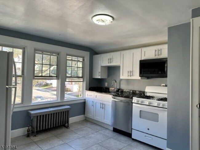 Foto del edificio - 234 Fairview Ave