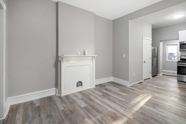 Foto del edificio - Renovated 4-Bedroom Home with Modern Finishes