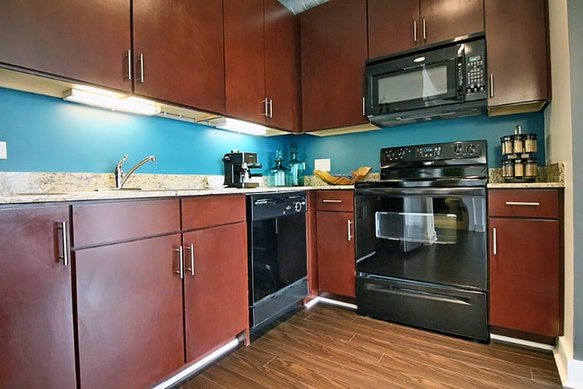 Building Photo - 817 S Clark St