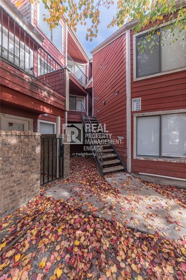 Foto del edificio - 9805 Walnut St