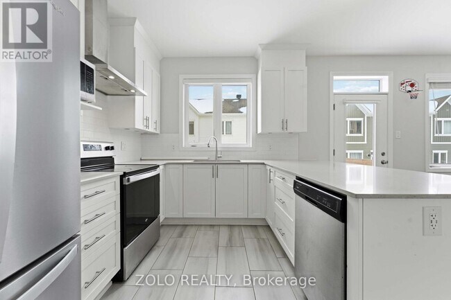 Building Photo - 4130 Obsidian St