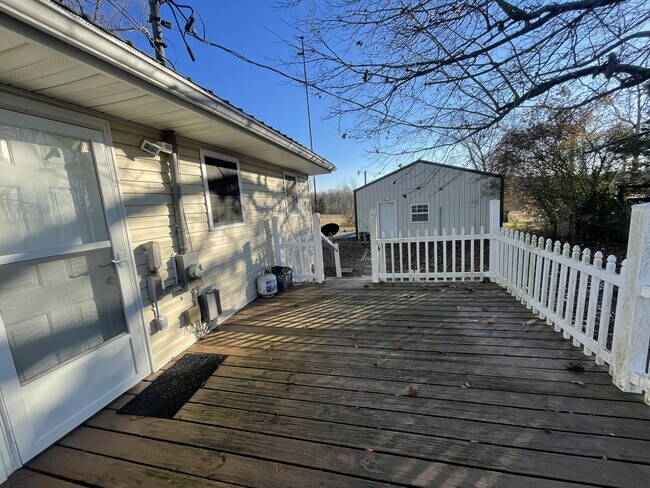 Building Photo - 1013 Murrieltown Rd