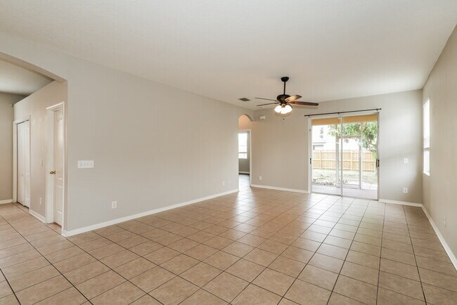 Building Photo - 8574 Deer Chase Dr