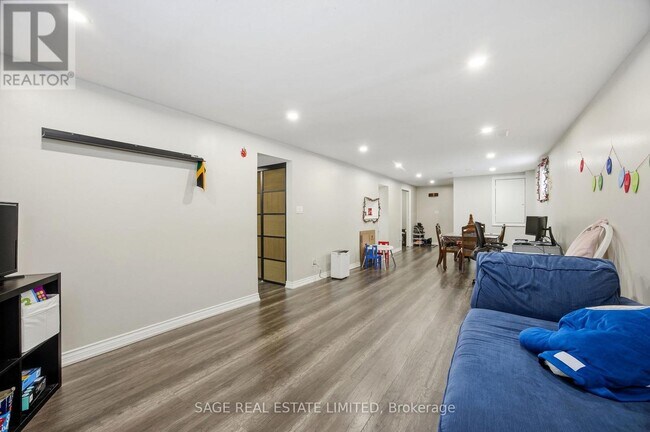 Building Photo - 73 Cynthia Rd