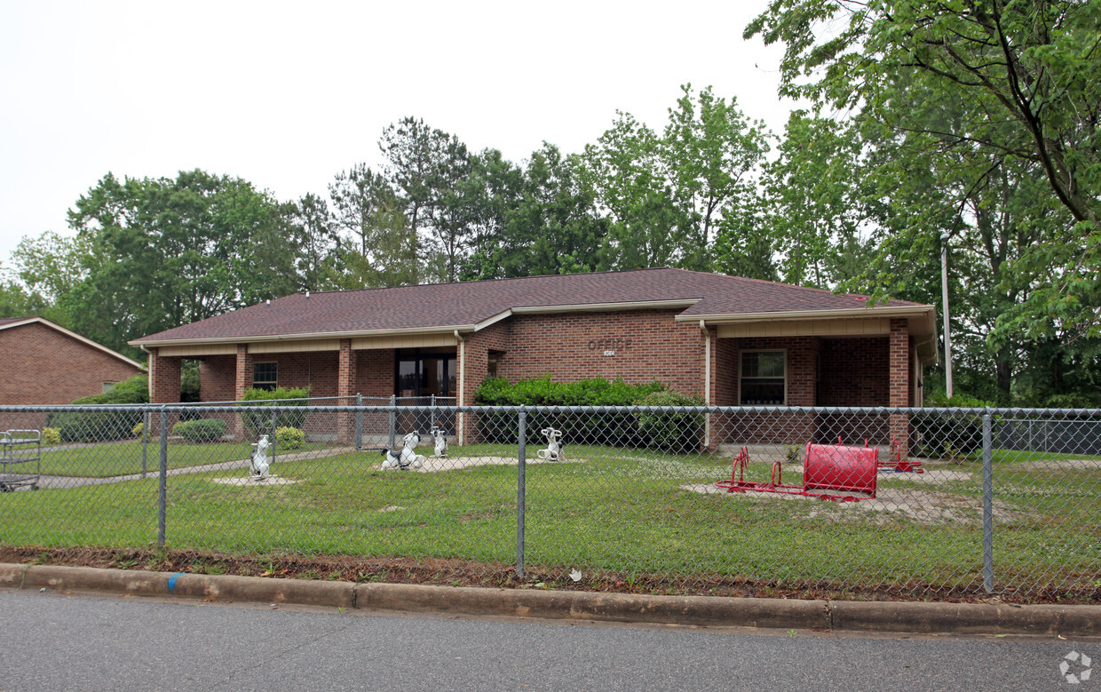 Primary Photo - Santee Apartments