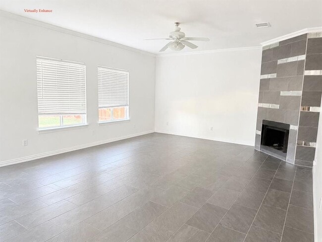 Building Photo - 1002 Acanthus St