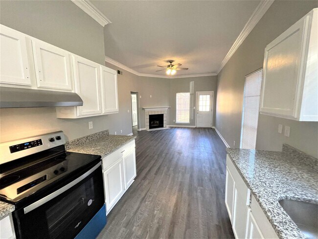 Foto del edificio - 3546 E Regency Park Cir