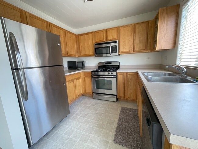 Building Photo - 515 Silver Leaf Dr