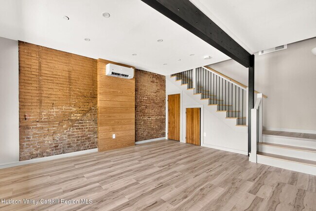 Foto del edificio - 176 Hudson St