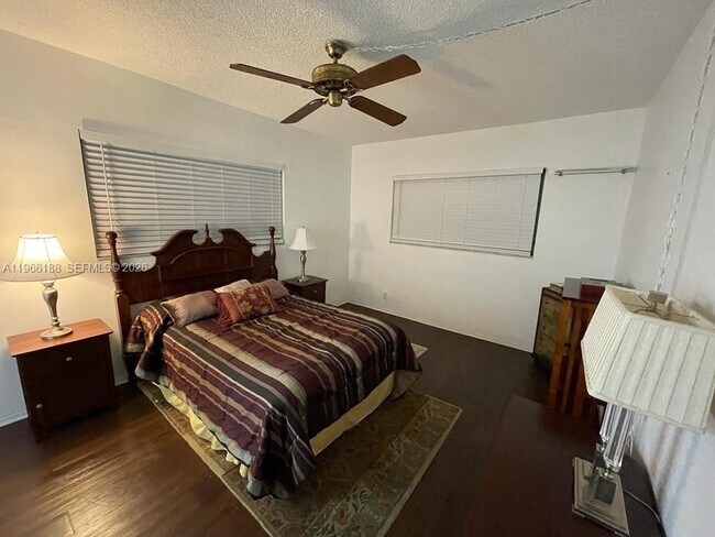 Foto del edificio - 1001 Hillcrest Ct