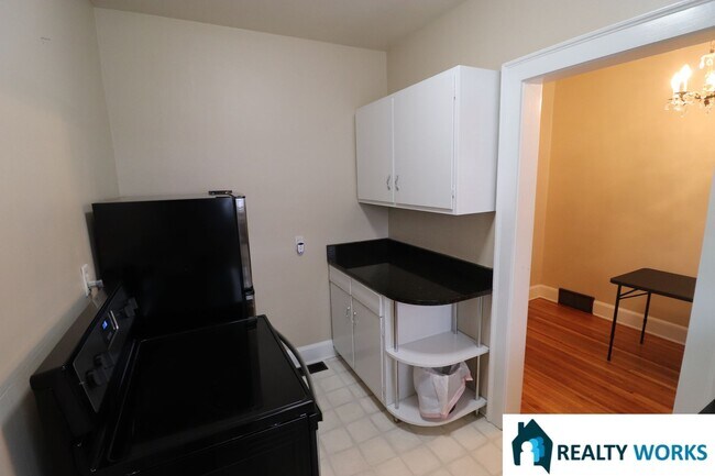 Foto del edificio - 2457 S 27th St