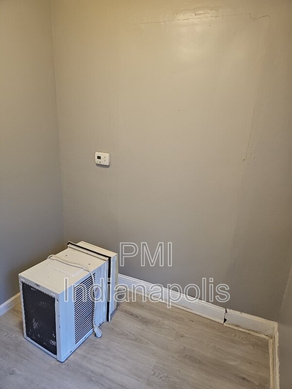 Foto del edificio - 935 N Ewing St