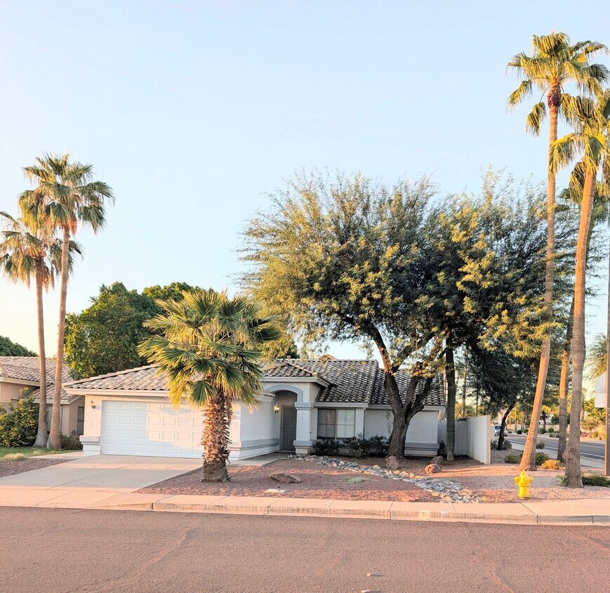 Primary Photo - AVAILABLE NOW Beautiful Home with Sparkling Pool in Superstition Springs!!