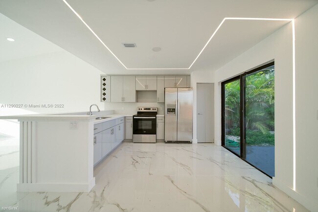 Foto del edificio - 3 br, 2 bath House - 9502 SW 151st Ct