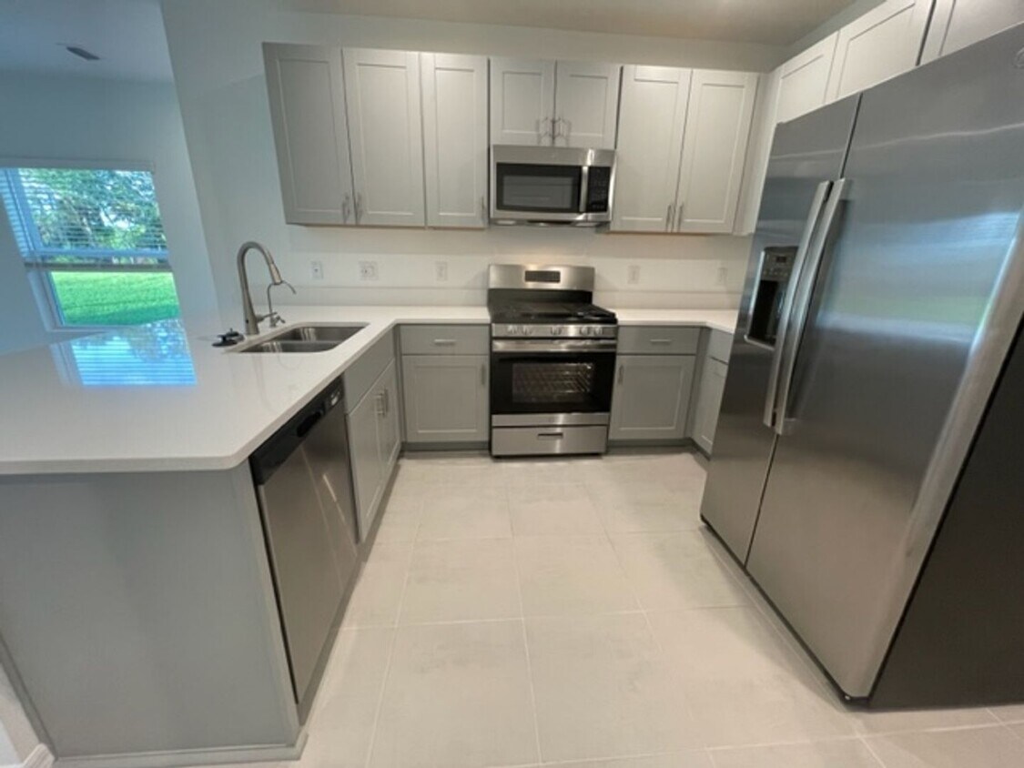 Newly developed Lakefront 3B/2B home in Ea... House Rental in Rubonia